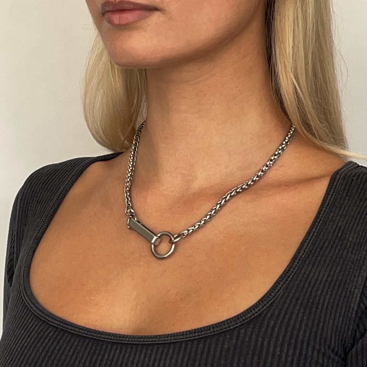 STAINLESS STEEL BAR NECKLACE